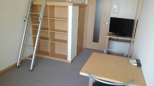 居室・リビング　2階３階はカーペットが敷いてあります。