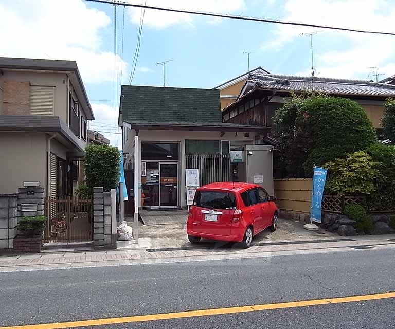 【久世郡久御山町藤和田のアパートの郵便局】