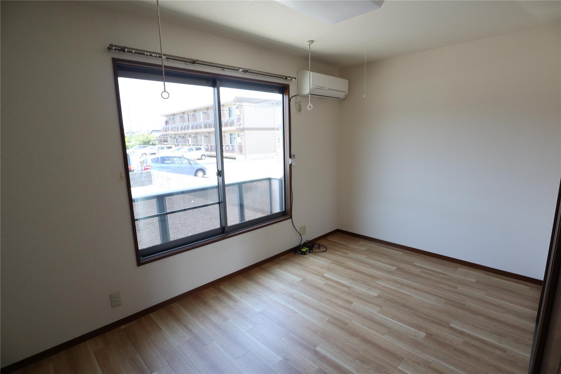 居室・リビング　床クロスのカラーは異なる場合がございます。