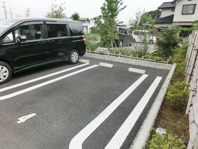 【佐倉市六崎のアパートの駐車場】