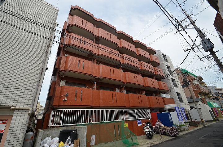 鹿児島市新屋敷町のマンションの建物外観