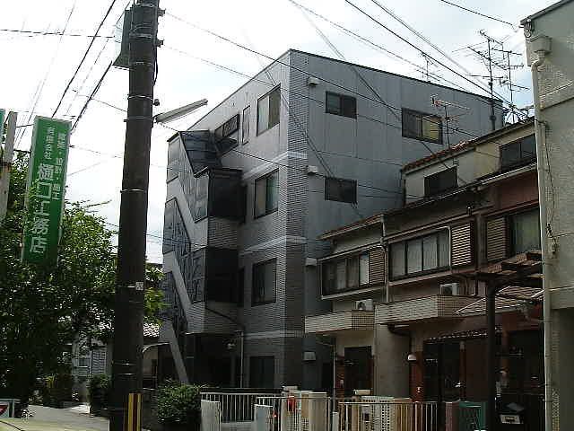 長岡京市久貝のマンションの建物外観