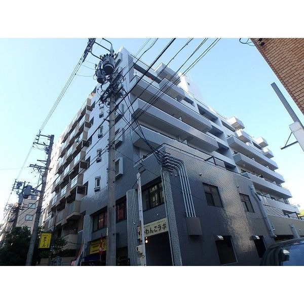 【名古屋市中区栄のマンションのエントランス】