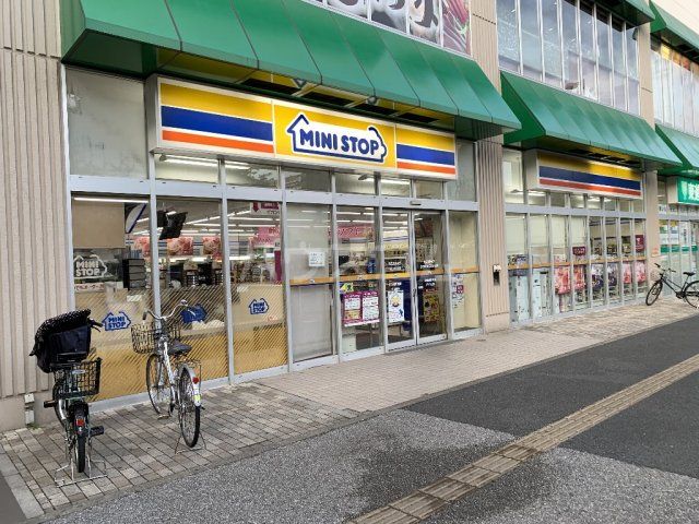 コンビニ　ミニストップ おおたかの森駅前店（コンビニ）まで645m