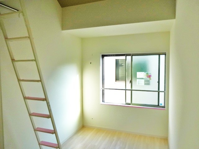 居室・リビング　ロフト付