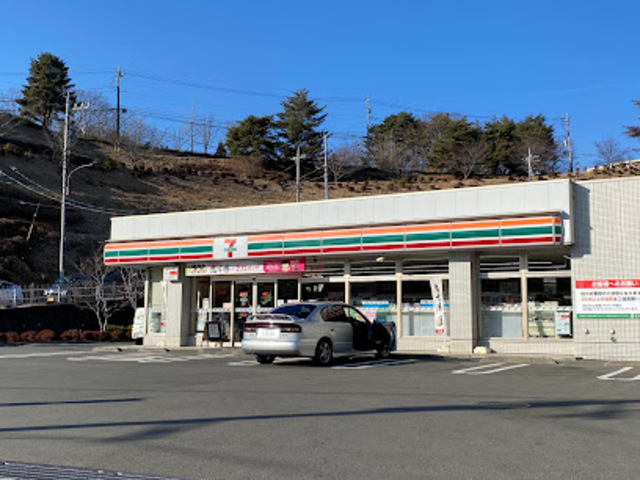 コンビニ　セブンイレブン多摩山王下1丁目店（コンビニ）まで216m