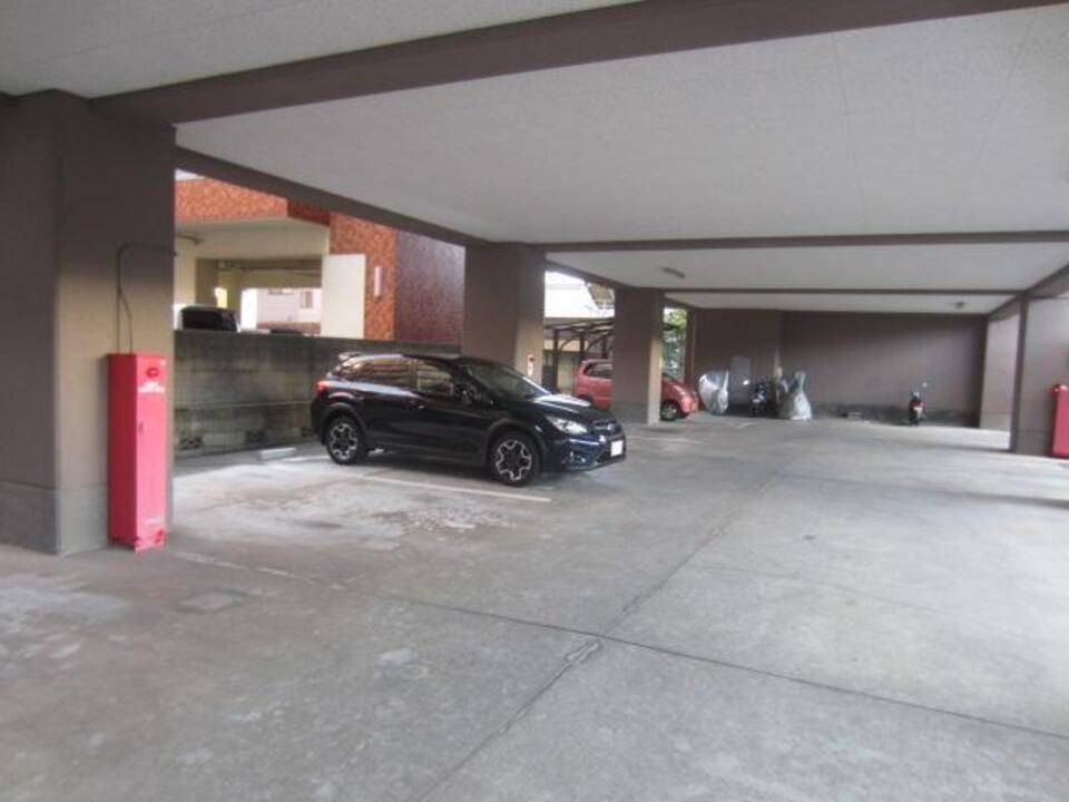 駐車場　駐車場