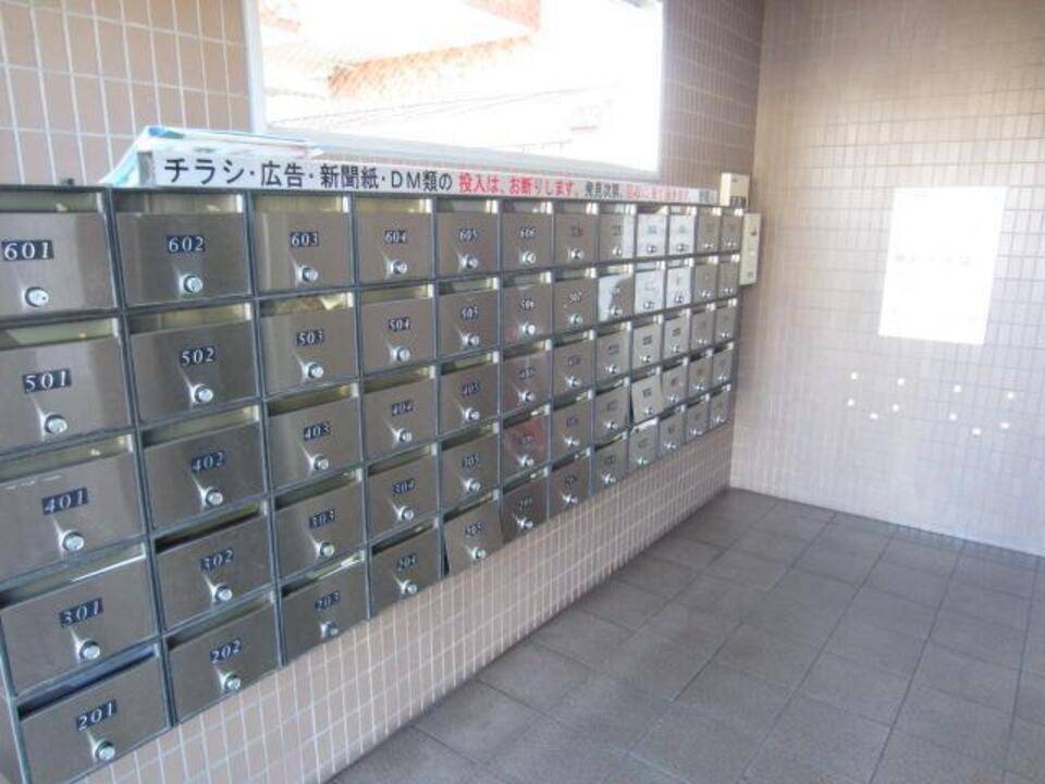 エントランス　メールBOX