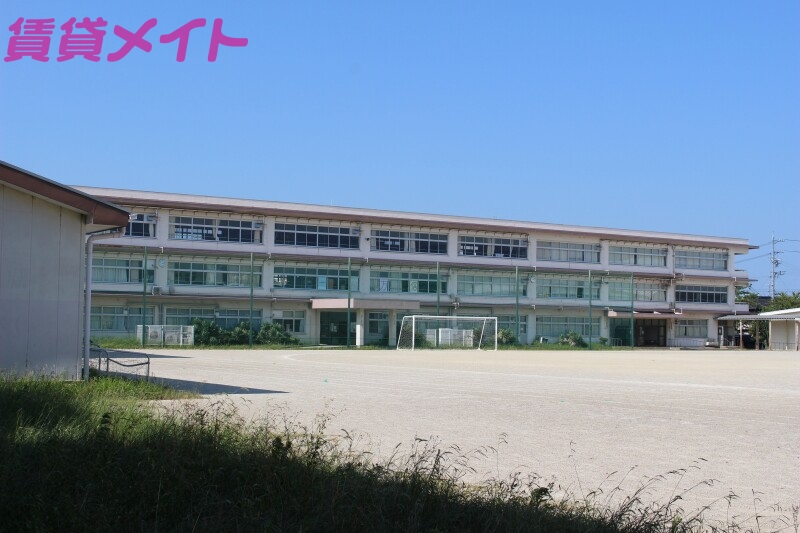 中学校　桑名市立成徳中学校（中学校）まで1277m