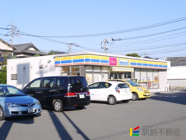 コンビニ　ミニストップ福岡今宿一丁目店（コンビニ）まで300m