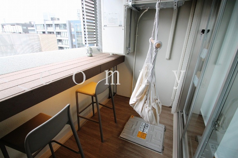 バルコニー　照明や耐荷重フック付きバルコニー