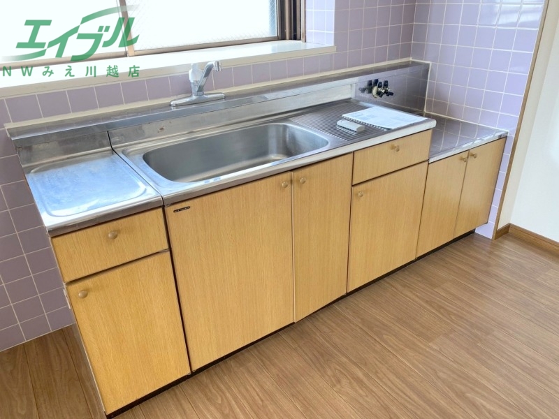 キッチン　同型反転参考写真です。