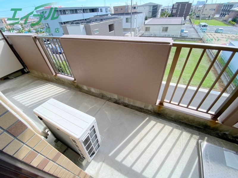 バルコニー　同型反転参考写真です。