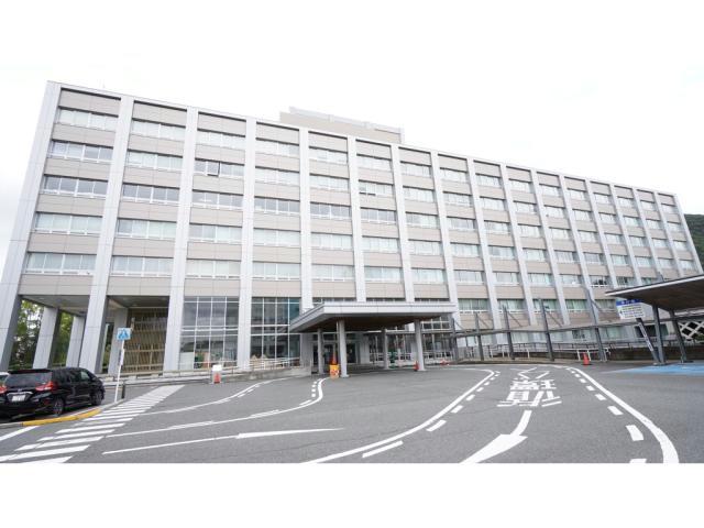 役所　鳥取県庁（役所）まで940m