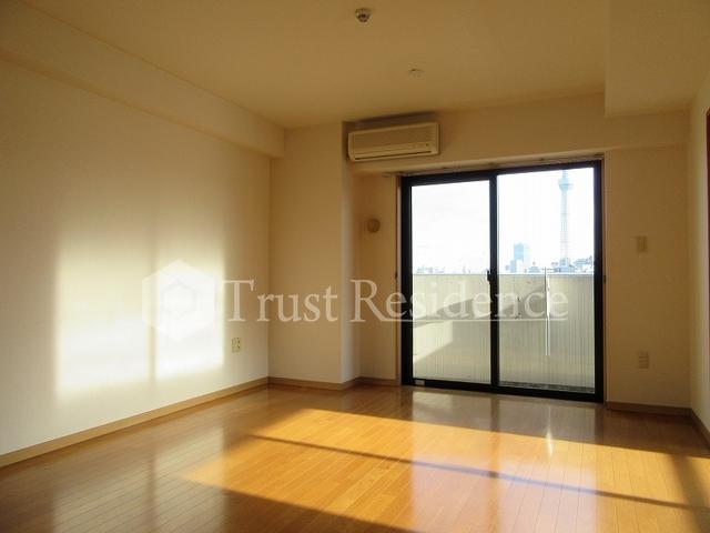 居室・リビング　広々リビング