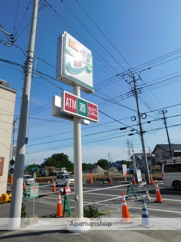 コンビニ　セブンイレブン（コンビニ）まで962m