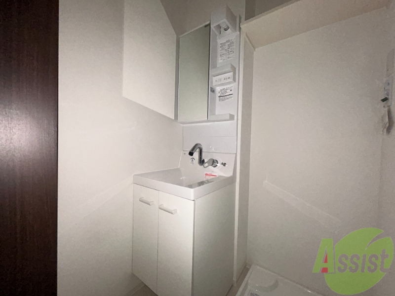 洗面設備　シャンプードレッサーなので身支度しやすそうですね。