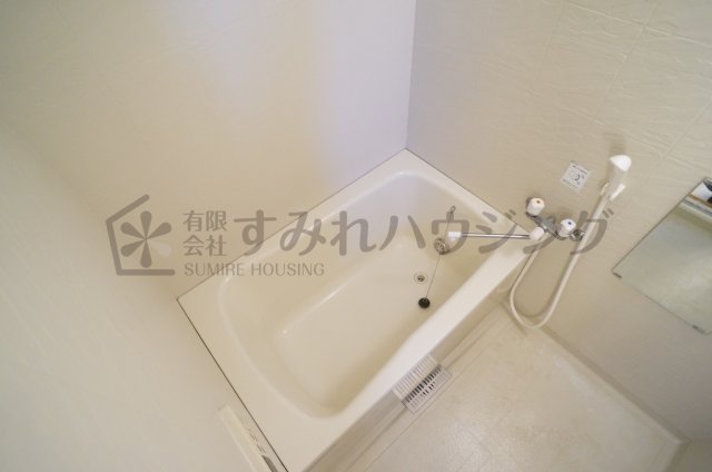 バス・シャワールーム　参考、同建物・反転間取りの号室