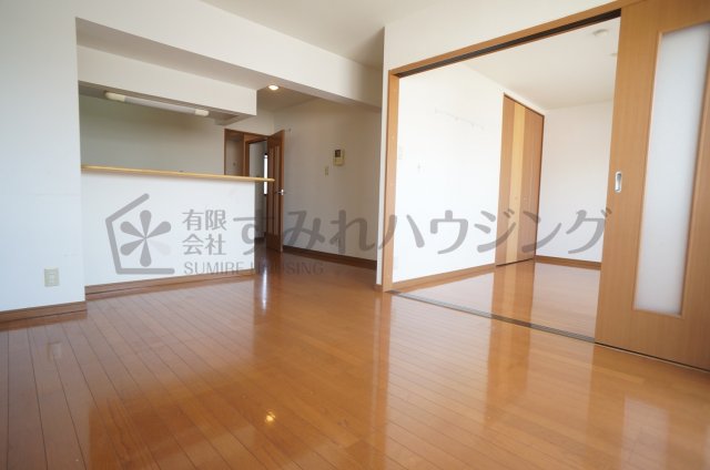 居室・リビング　参考、同建物・反転間取りの号室