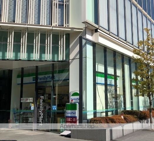 コンビニ　ファミリーマート（コンビニ）まで203m