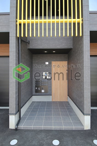 エントランス　※同シリーズの内装写真となります。 ※参考イメージ