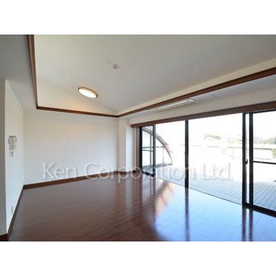 居室・リビング　同タイプ7階のお部屋を撮影。仕様が異なることがあります。