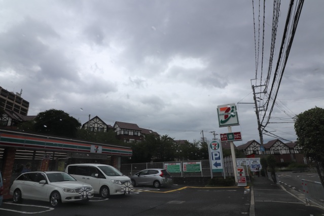 コンビニ　セブンイレブン吹田新芦屋上店（コンビニ）まで315m