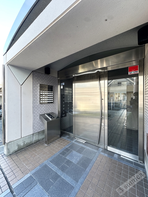 エントランス　オートロック完備で部外者はシャットアウト♪♪