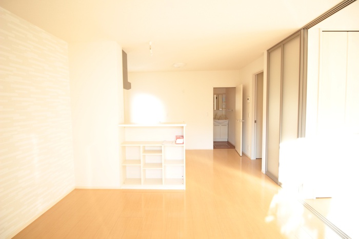 居室・リビング　別号室のお写真になります。