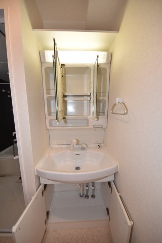 洗面設備　広い洗面スペース