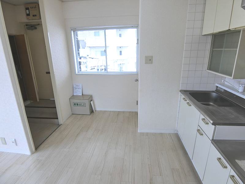 居室・リビング　前回募集時の写真です