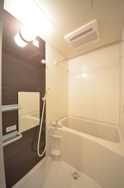 バス・シャワールーム　★ゆったりとしたバスルームで癒しのひと時を…★