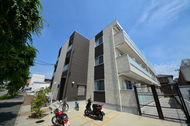 建物外観　★安心のオートロック物件です★