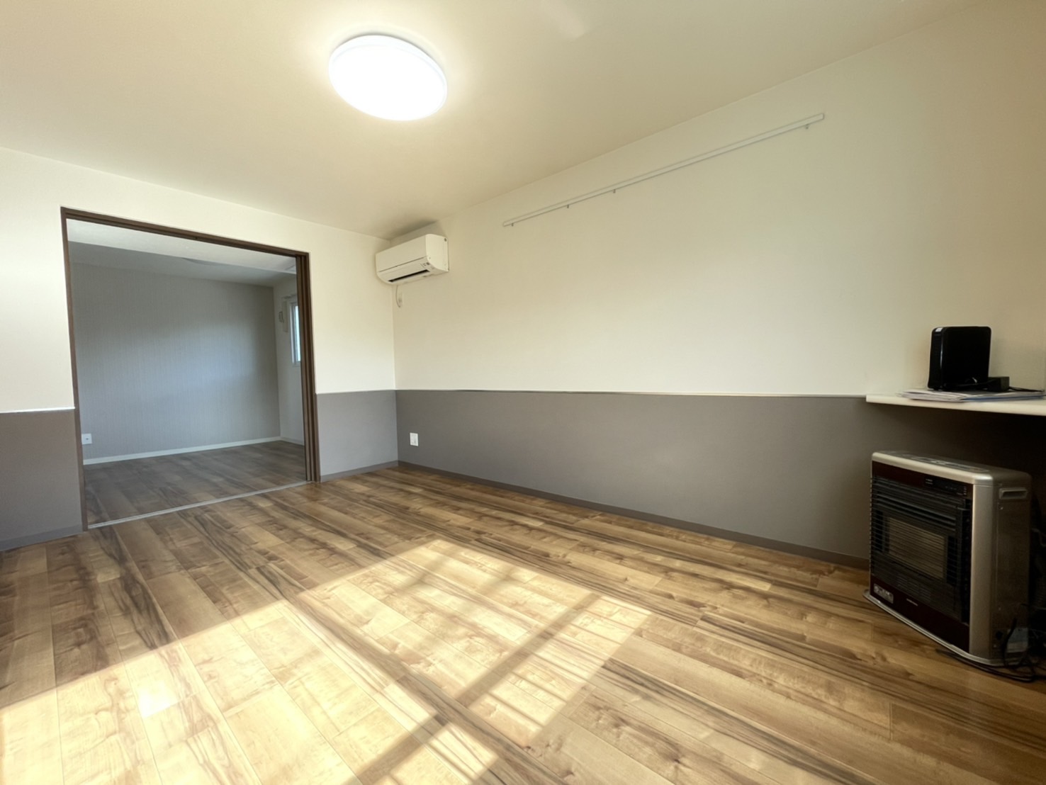 居室・リビング　※他号室のお写真です