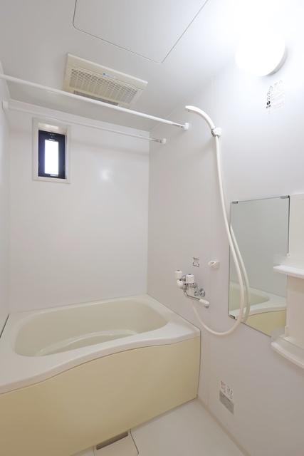 バス・シャワールーム　※同建物１０３号室の写真になります。