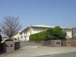 中学校　たつの市立龍野西中学校（中学校）まで5616m