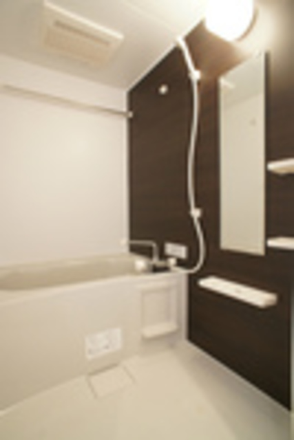 バス・シャワールーム　浴室乾燥機付☆