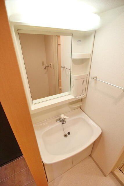 洗面設備　＊同物件別部屋参考写真