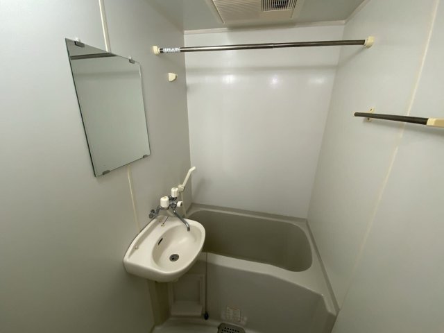 バス・シャワールーム　日々の疲れを癒すお風呂付です