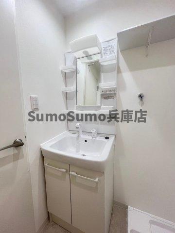 洗面設備　独立洗面台、朝の身支度には欠かせません