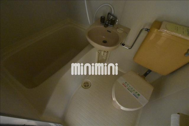 バス・シャワールーム　お手入れ簡単３点ユニットバス