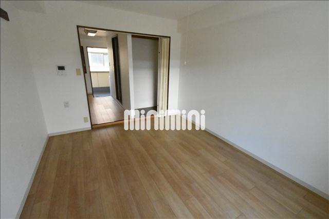 居室・リビング　別角度からのお部屋