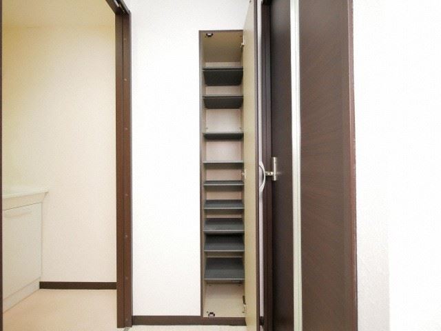 収納　シューズボックス