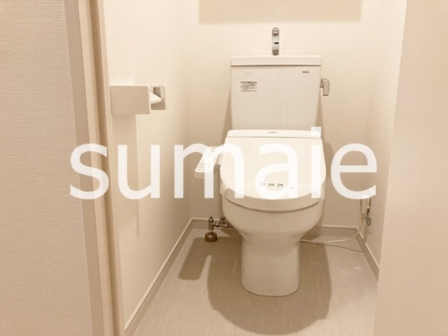 トイレ　温水洗浄付トイレ。