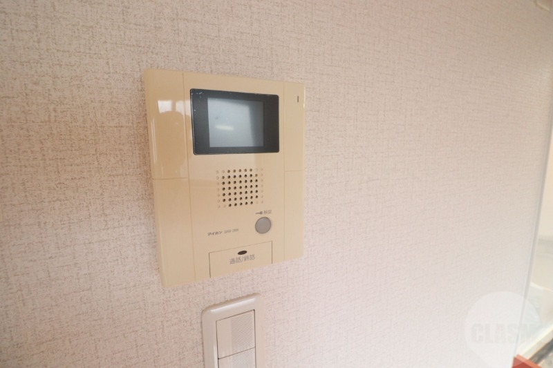 セキュリティ　モニター付きインターフォンで安心