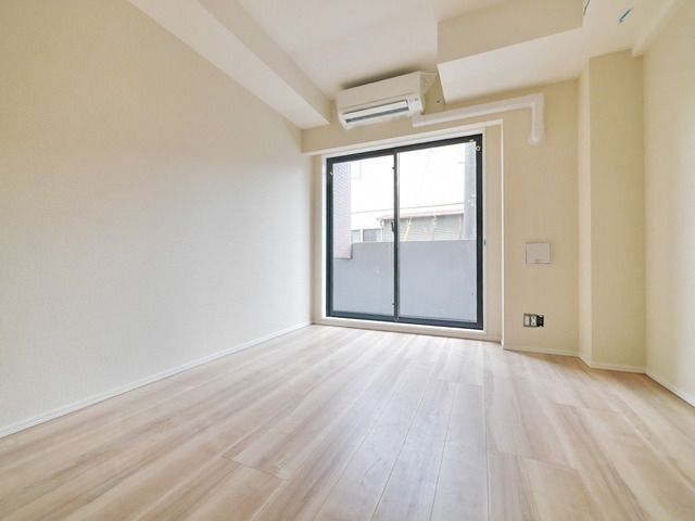 居室・リビング　同物件別部屋写真