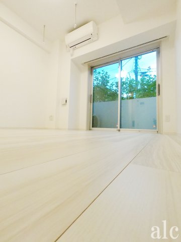 居室・リビング　★ 　PET  FRIENDLY　RESIDENCE　 ★