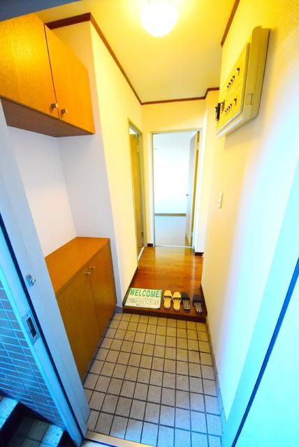 玄関　★★下駄箱はカウンター式で良いですね★★
