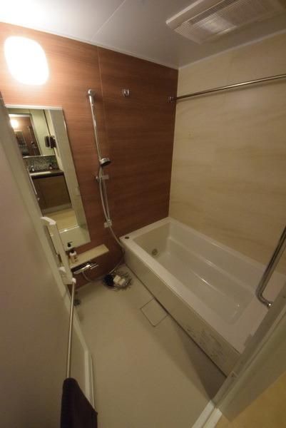 バス・シャワールーム　家具はイメージです