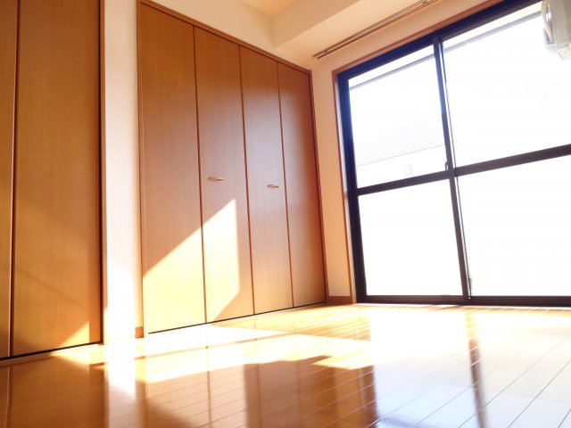 居室・リビング　別部屋参考写真です